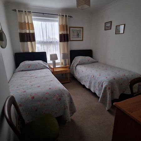 Avon Manor Guest House Лий-на-Солент Екстериор снимка